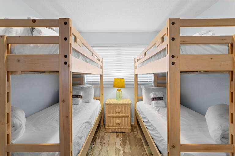 24-Seawinds-3-Bunk-Room