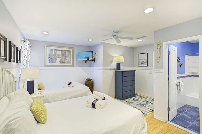 21-Sea-Bluff-3-Guest-Bed