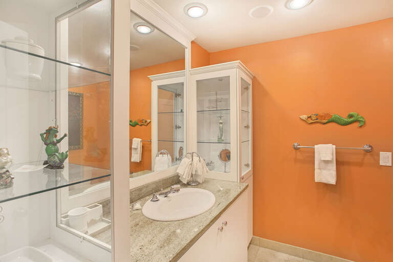 21-Sea-Bluff-3-Master-Bath