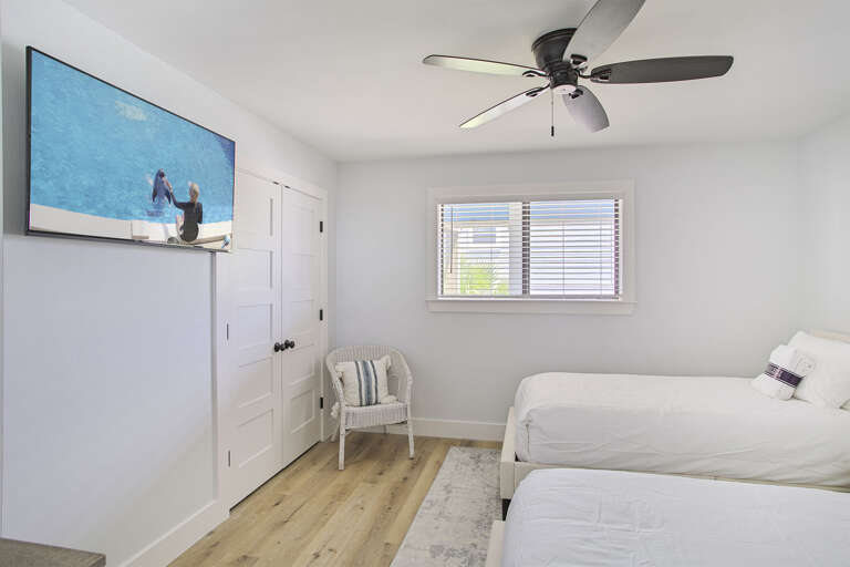 21-Grayton-Beach-Villas-101-Guest-Bed-Alt