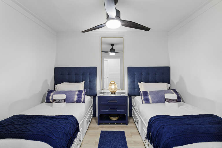 Sunseekers 1 Guest Bedroom 2