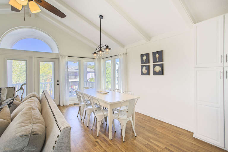 22-Suncatcher-Dining