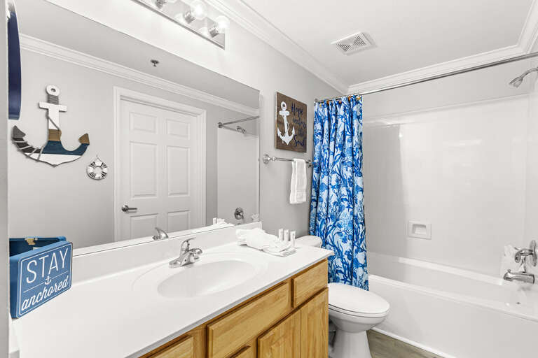 Ariel Dunes I 304 Guest Bathroom