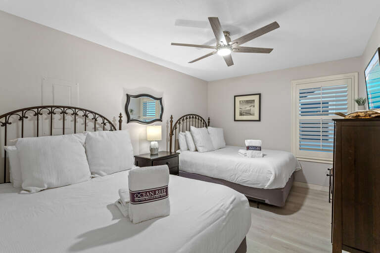 23-Beachside-Villas-1213-Guest-Bedroom