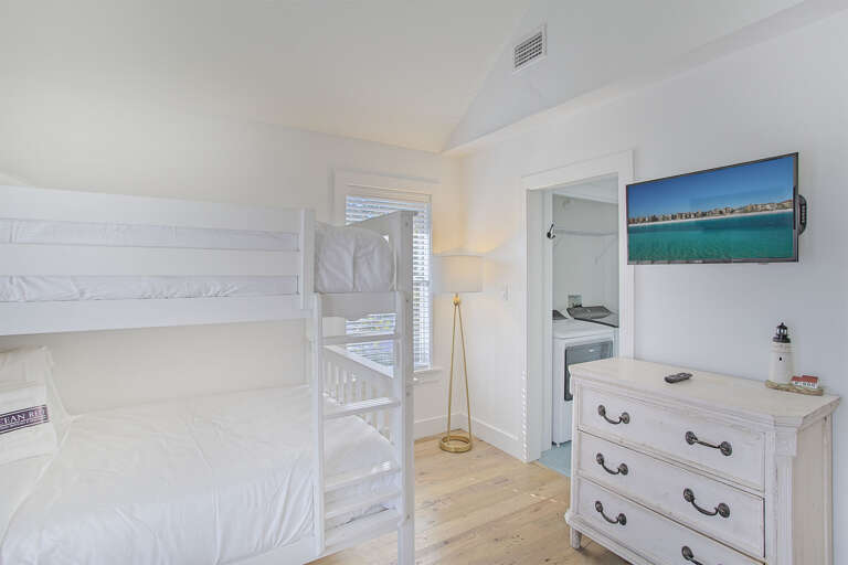 21-Periwinkle-Bunk-Room-Alt