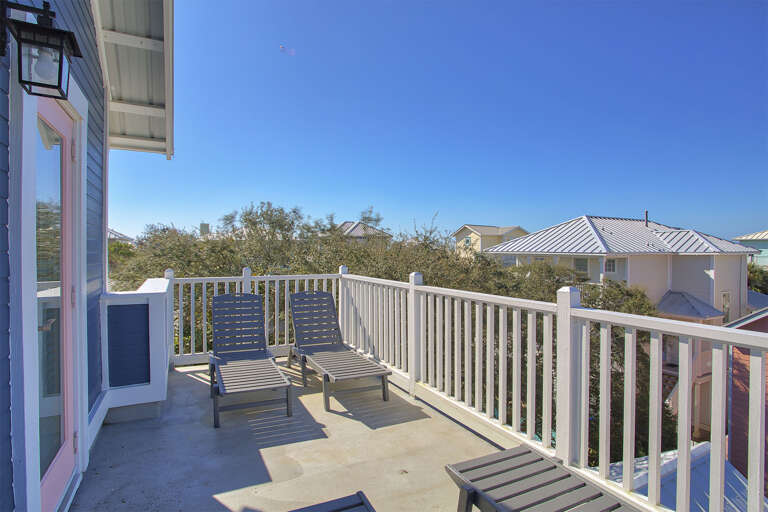 21-Periwinkle-Upper-Balcony