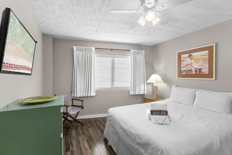 Mainsail 215 Guest Bedroom