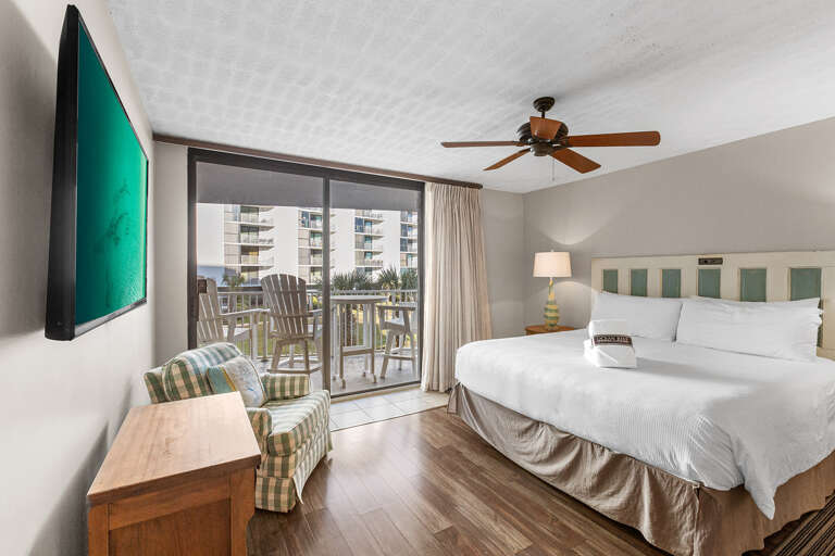 Mainsail 215 Master Bedroom