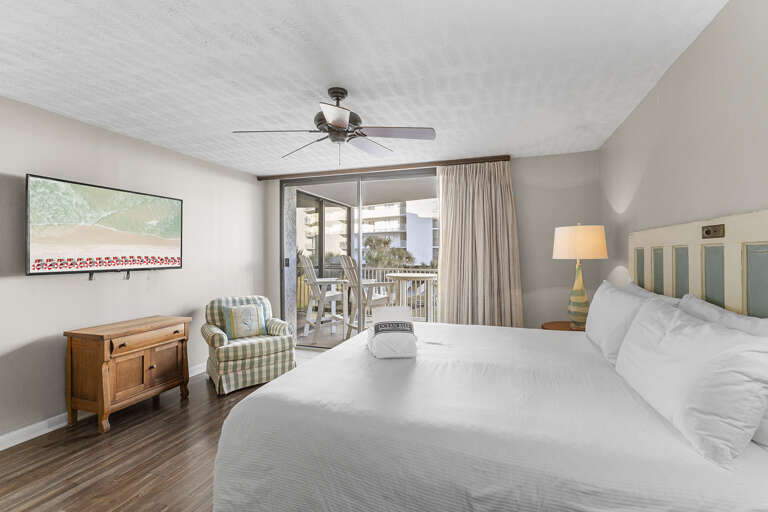 Mainsail 215 Master Bedroom