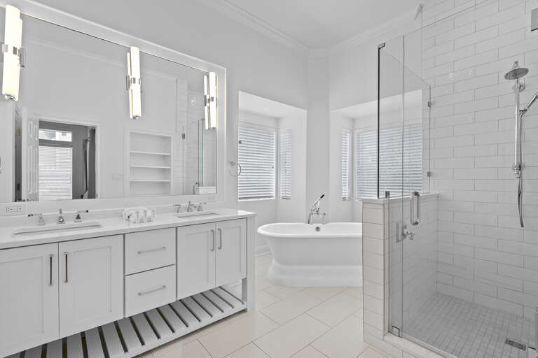 24-Grayton-Magnolia-Primary-Bathroom