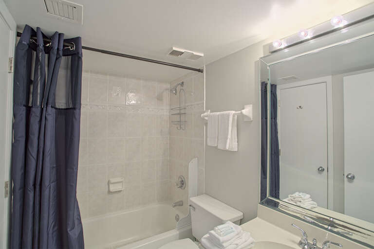 21-Mainsail-286-Bathroom 21-Mainsail-286-Bathroom