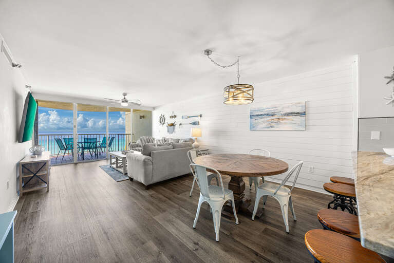 Gulfside 505 Dining