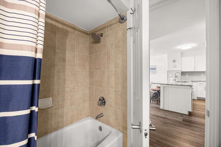 Gulfside 505 Guest Bathroom Alt