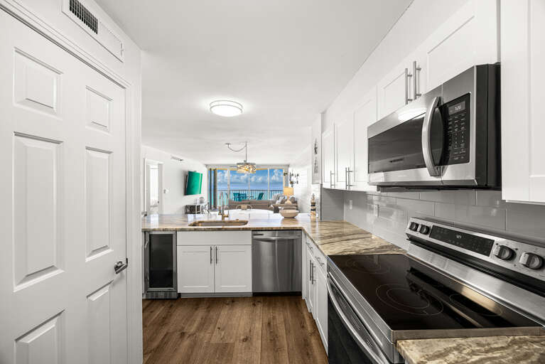 Gulfside 505 Kitchen Alt