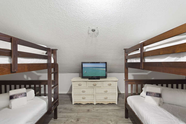 22-Crystal-Sands-303B-Bunk-Room