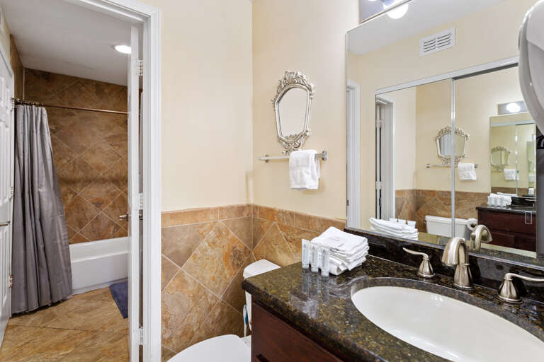 22-Crystal-Sands-214A-Bathroom