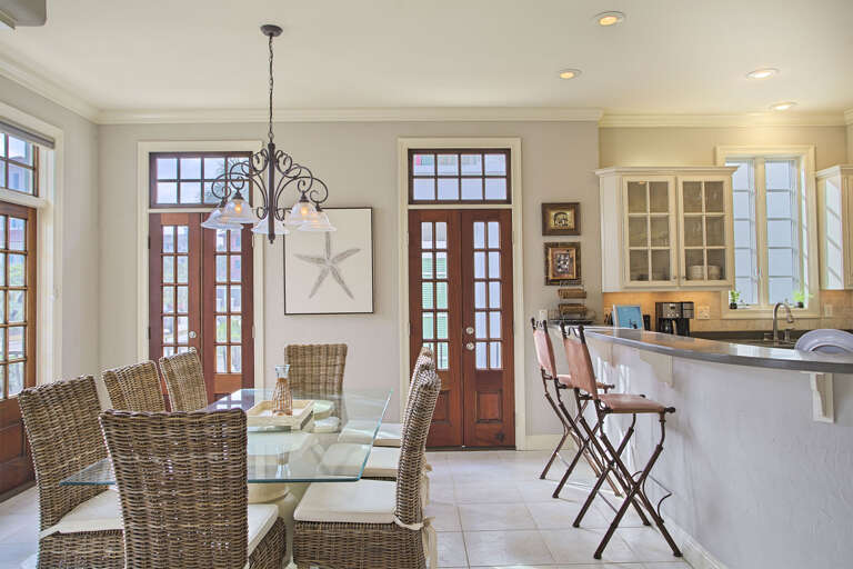 22-Karens-Beach-House-Dining-Alt