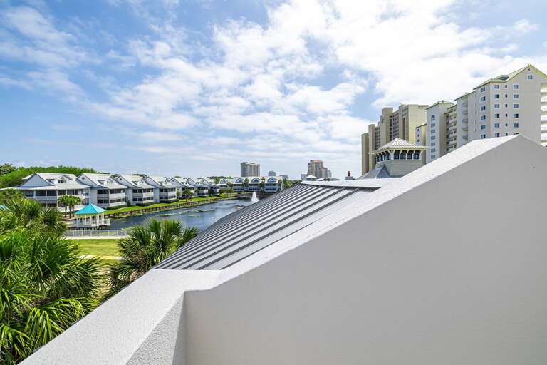 Pelican's Perch Roof Balcony Alt 2