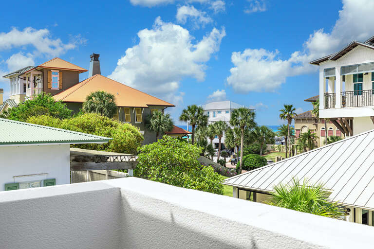 Pelican's Perch Roof Balcony
