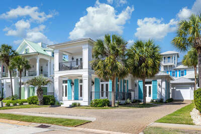 Pelican's Perch Exterior