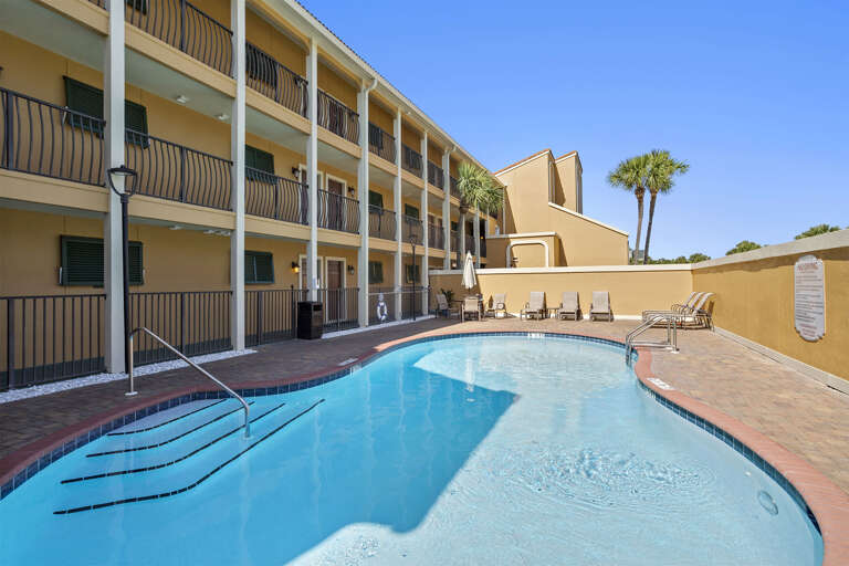 22-Coral-Reef-Club-Pool