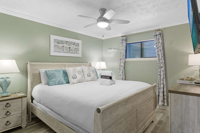 24-Coral-Reef-Club-24-Bedroom