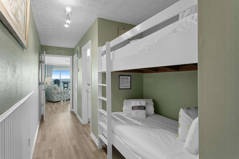 24-Coral-Reef-Club-24-Bunk-Nook