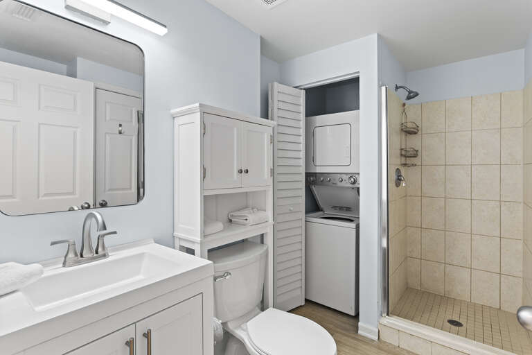 24-Majestic-Sun-807A-Bathroom-2