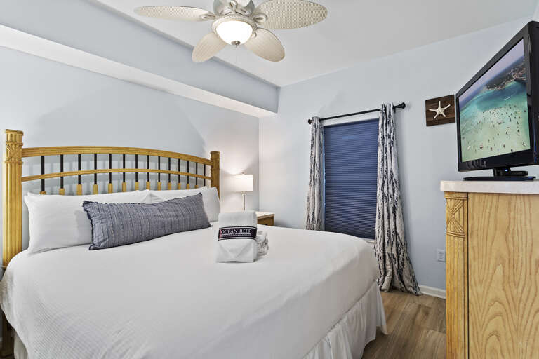 24-Majestic-Sun-807A-Bedroom