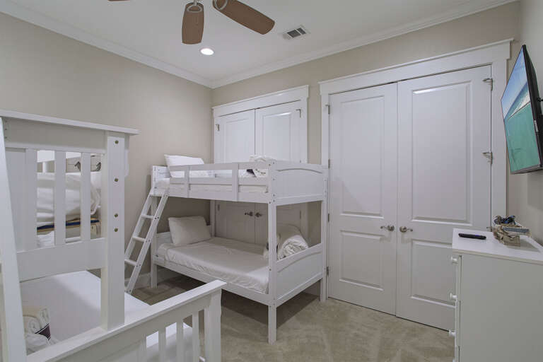 22-Aqua-Waters-Bunk-Room