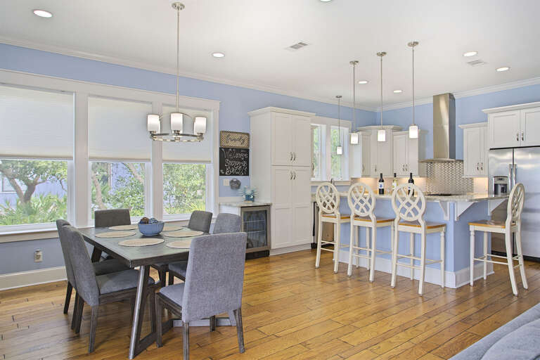 22-Aqua-Waters-Dining-Alt