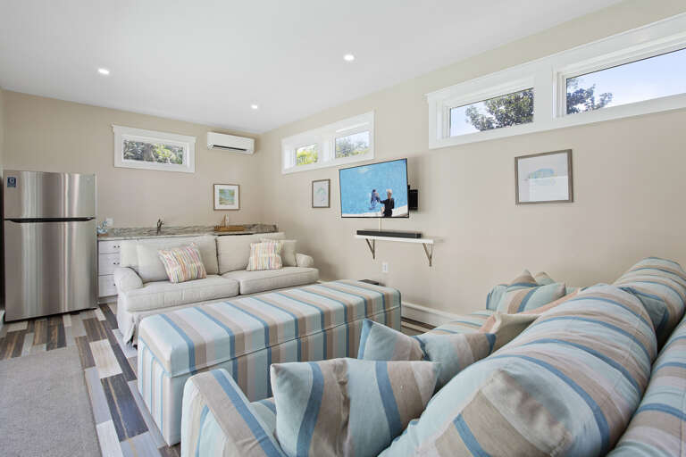 22-Aqua-Waters-Pool-House