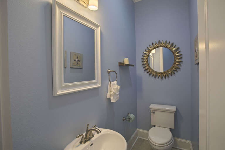 22-Aqua-Waters-Powder-Room