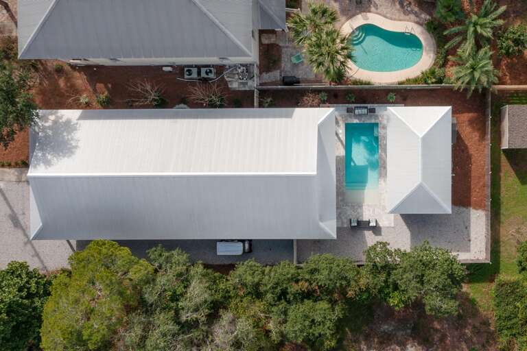 Aquatic-Waters-Drone-Overhead