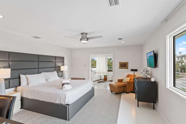 22-Seven-Palms-Master-Bed