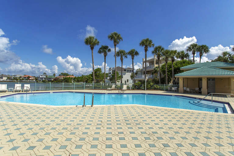 21-Destiny-East-Lakeside-Pool