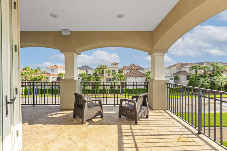 Family Tides Balcony Alt