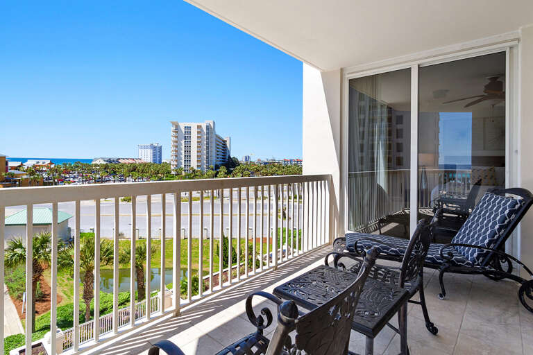 24-Silver-Shells-St-Lucia-501-Balcony-Alt