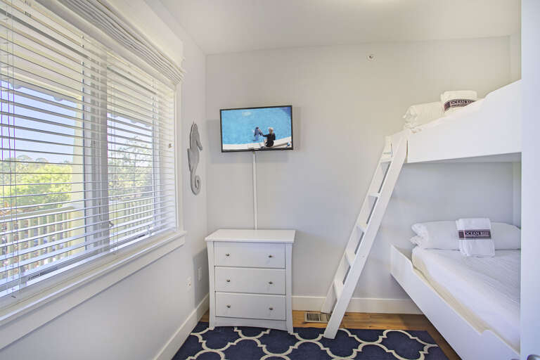 22-Grand-Isle-302-Bunk-Room