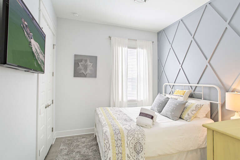 22-Latitude-Adjustment-Bedroom 22-Latitude-Adjustment-Bedroom