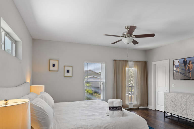 22-Boots-at-the-Beach-Master-Bed