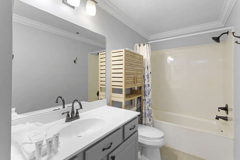 Ariel Dunes II 404 Guest Bathroom