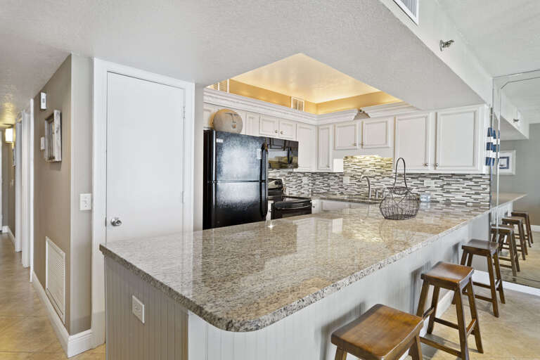 22-Mainsail-236-Kitchen