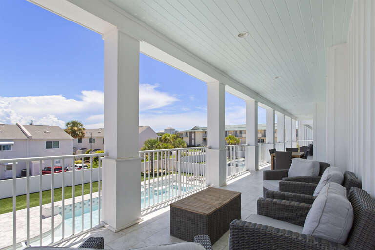 22-Hypnautic-Main-Balcony