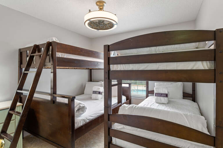 22-Palm-Breeze-Bunk-Room