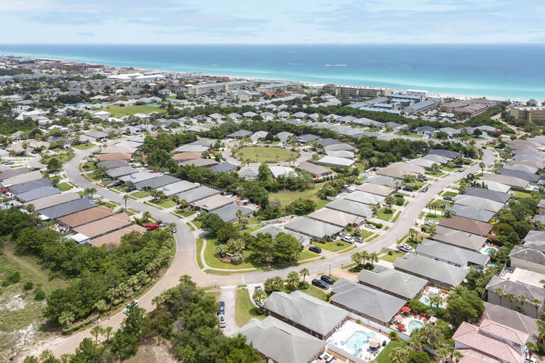 22-Paradise-Retreat-Neighborhood-Drone