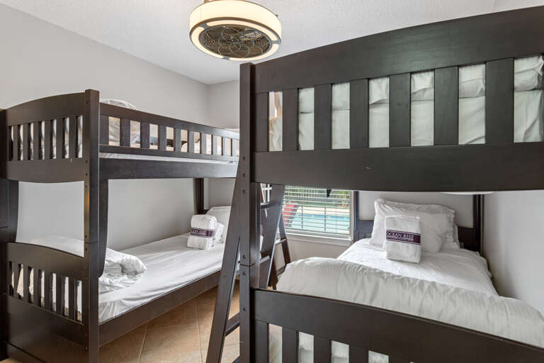 22-Palm-Breeze-II-Bunk-Room