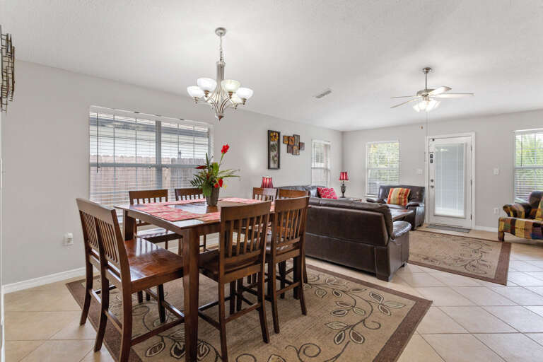 22-Palm-Breeze-II-Dining