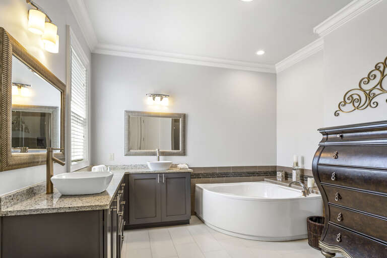 22-Sea-Vue-Master-Bath