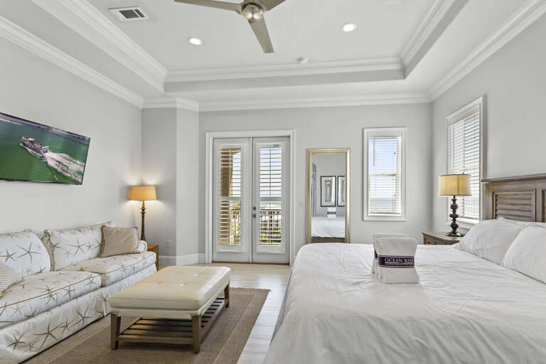 22-Sea-Vue-Master-Bedroom